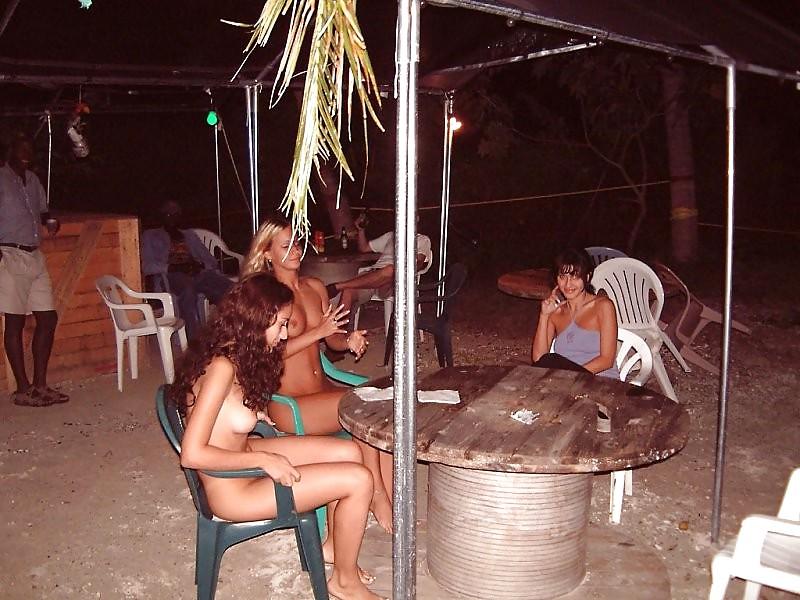 25P Nude Party