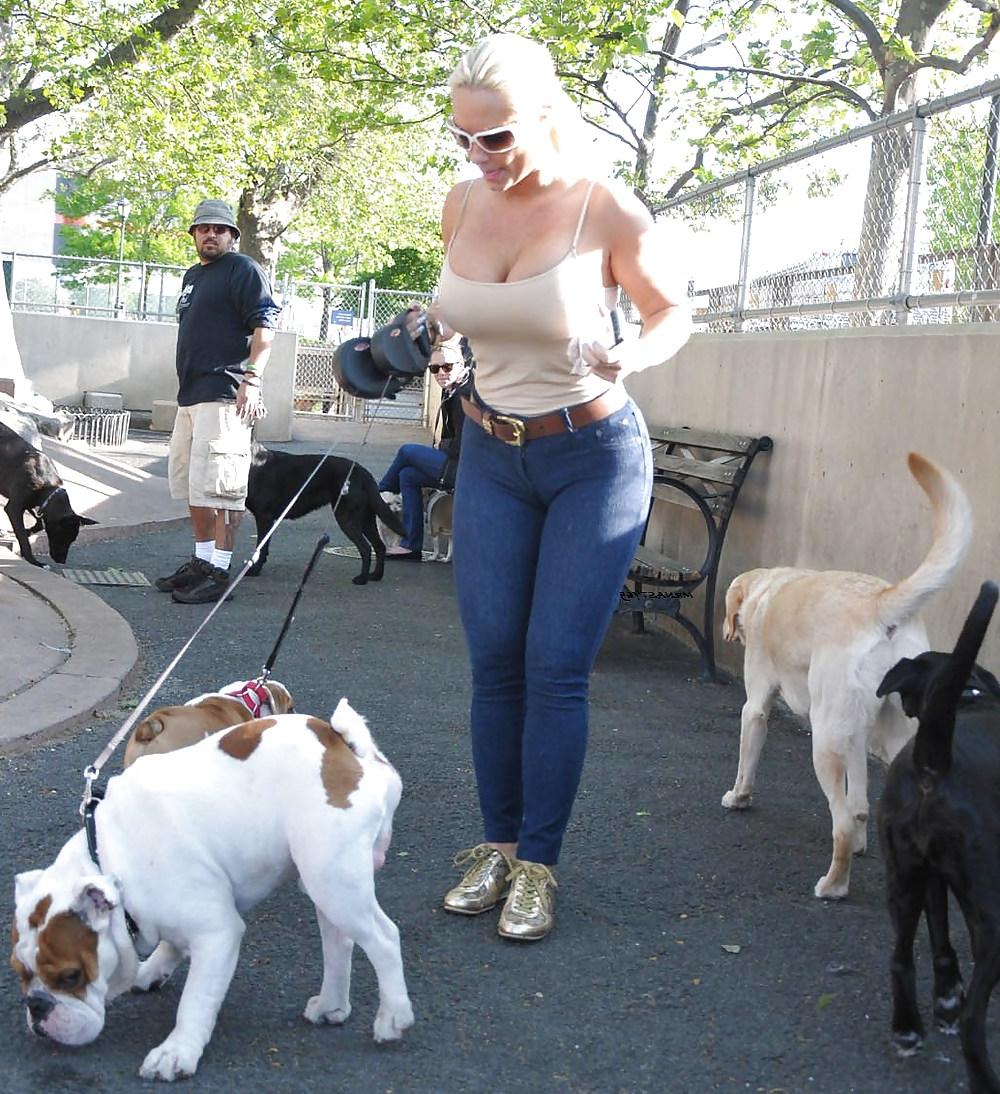 12P Nicole Coco Austin: Nice Hard Nipples And Hot CamelToe
