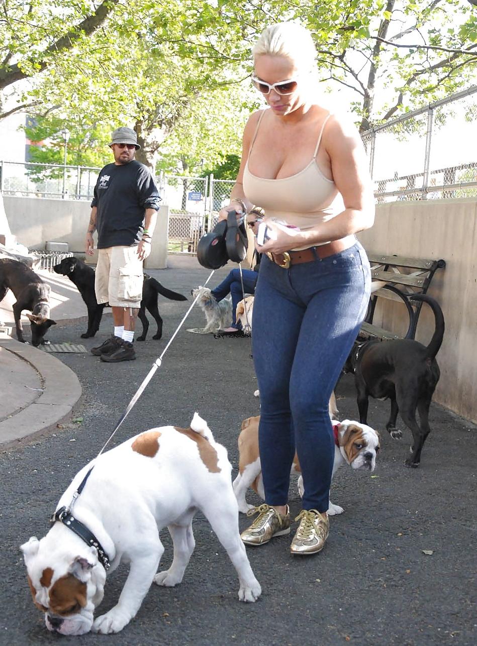 12P Nicole Coco Austin: Nice Hard Nipples And Hot CamelToe