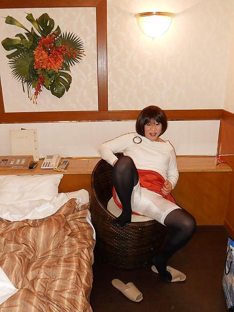24P In a love hotel 