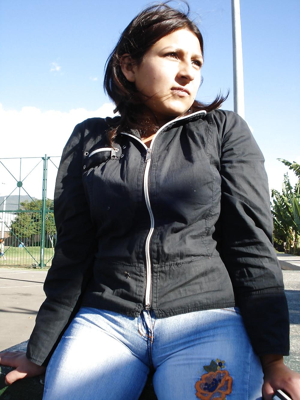 16P Cameltoe