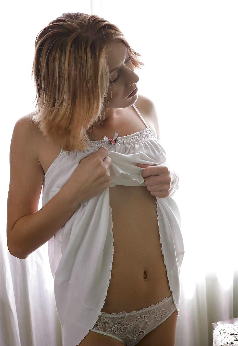 15P Perfect redhead with delicious shaved pussy