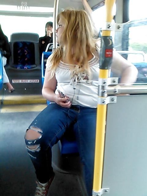 25P Voyeur - Random curves and that one indian babe again
