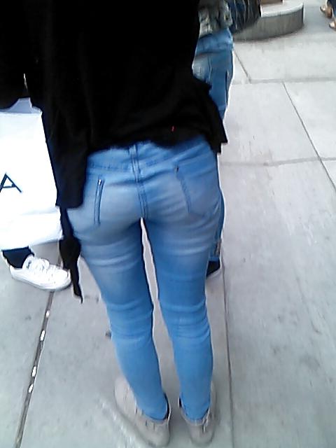 25P Voyeur - random asses and a redhead babe