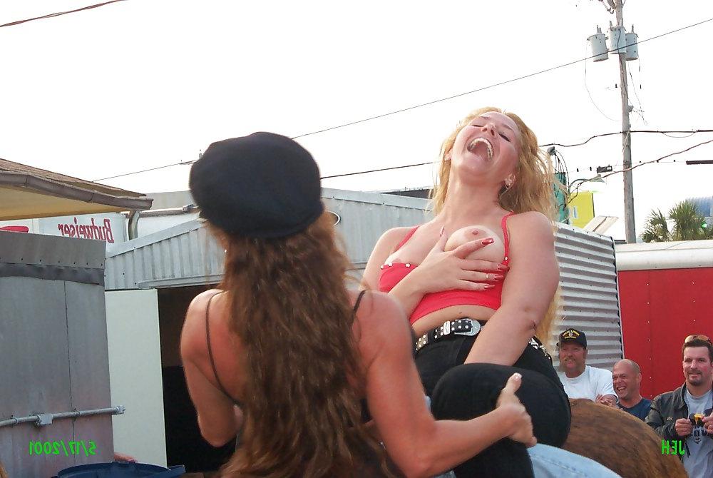 25P Show Your Tits 98