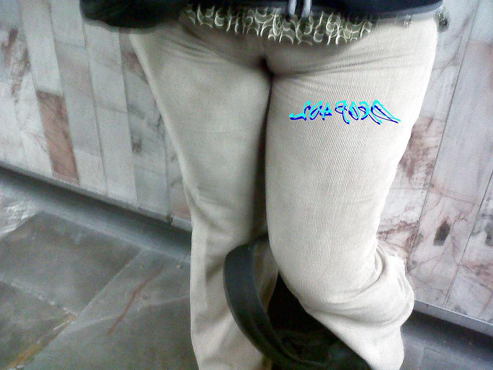 12P Cameltoe in the subway