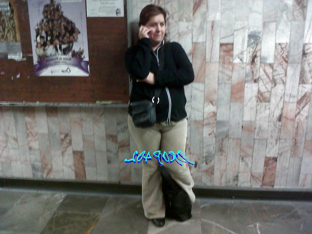 12P Cameltoe in the subway