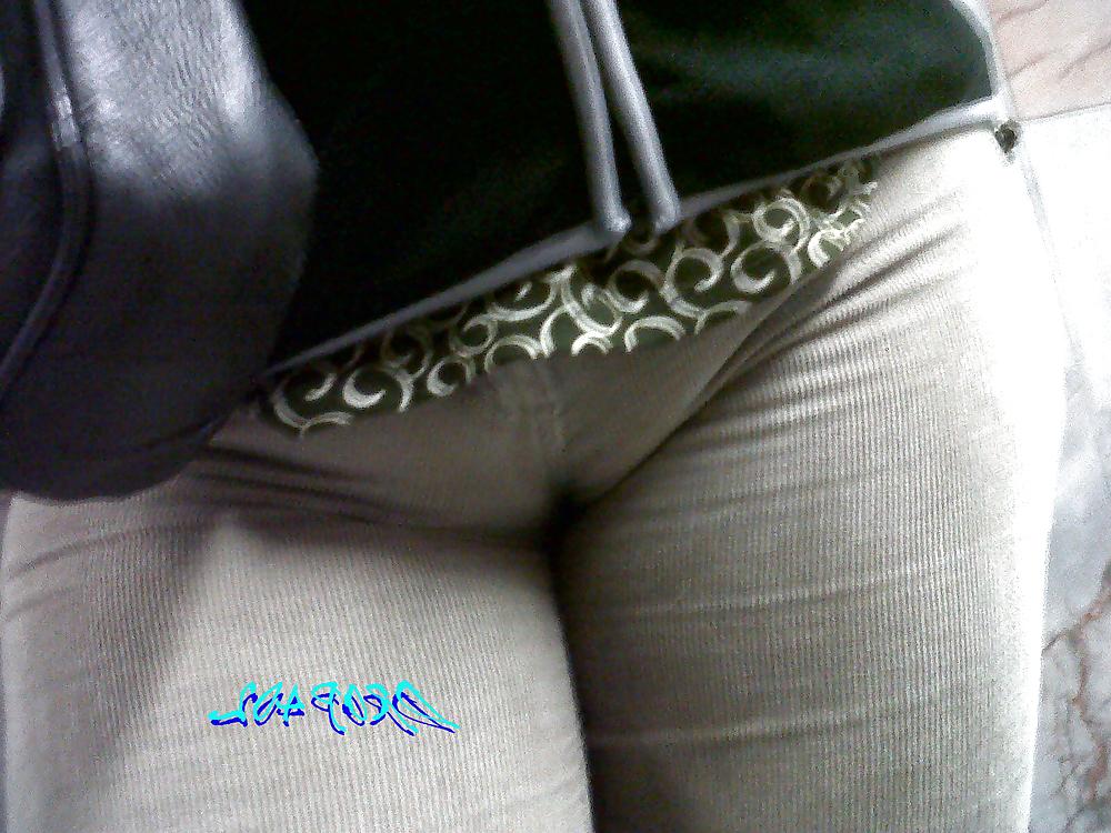 12P Cameltoe in the subway