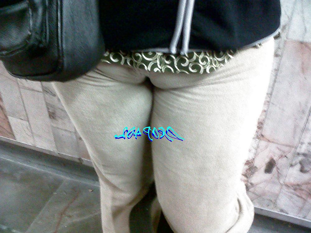 12P Cameltoe in the subway