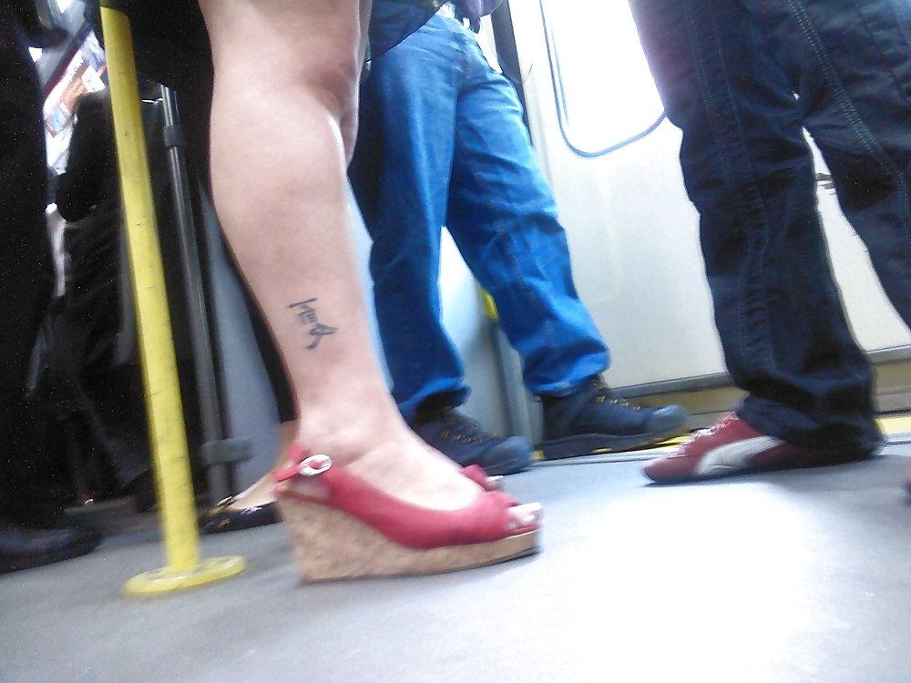25P Voyeur 4 - not technically upskirt, but...