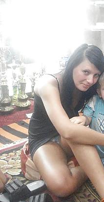 25P Mum's Candid Unaware Exposure