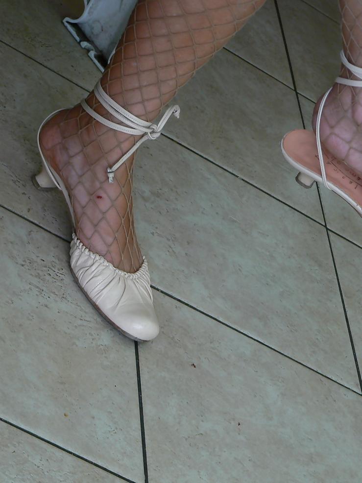 15P Feet and heels on the street 2