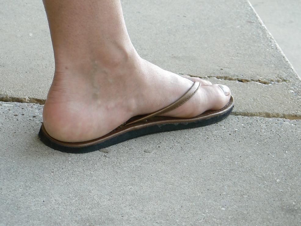 15P Feet and heels on the street 2