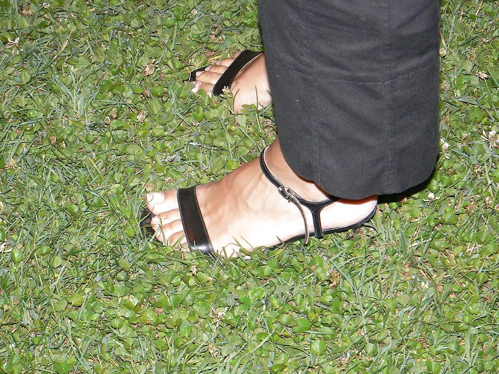 15P Feet and heels on the street 3