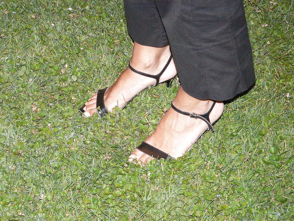 15P Feet and heels on the street 3