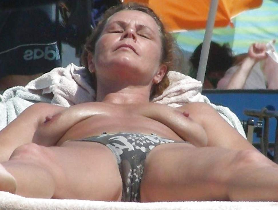 25P Beautiful Camel Toe Babes 2 by TROC