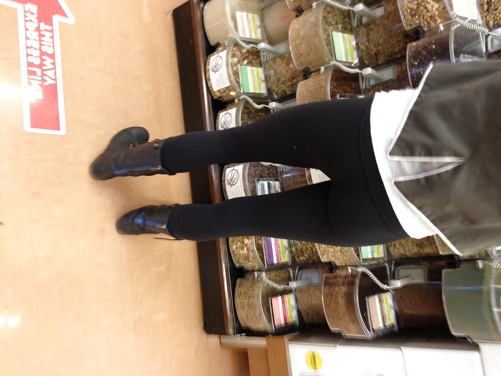 20P Candid ass pics yoga pants leggins and shorts