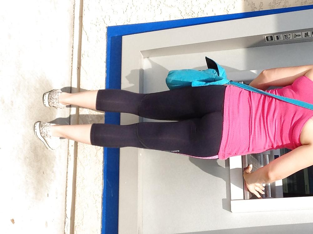 20P Candid ass pics yoga pants leggins and shorts