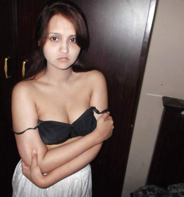 25P Young Desi Paki Indian Couple Set