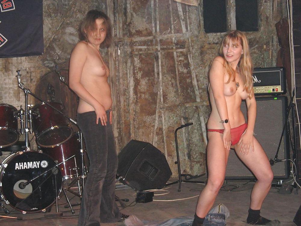 25P Show Your Tits 128