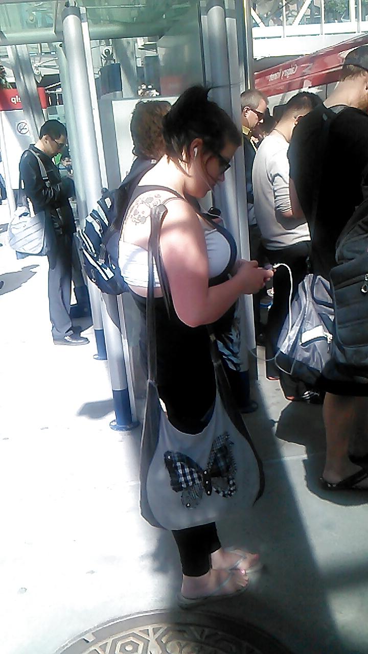 25P Voyeur - well-worn jeans and curves against the sun
