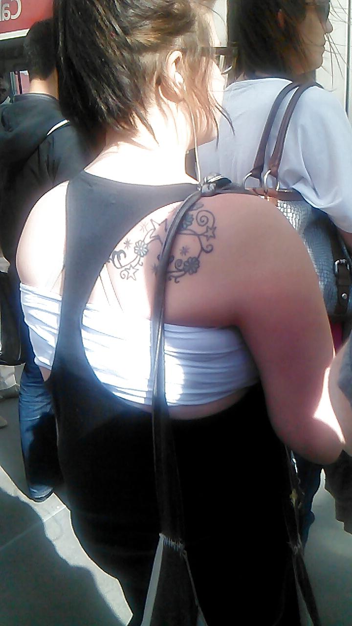 25P Voyeur - well-worn jeans and curves against the sun
