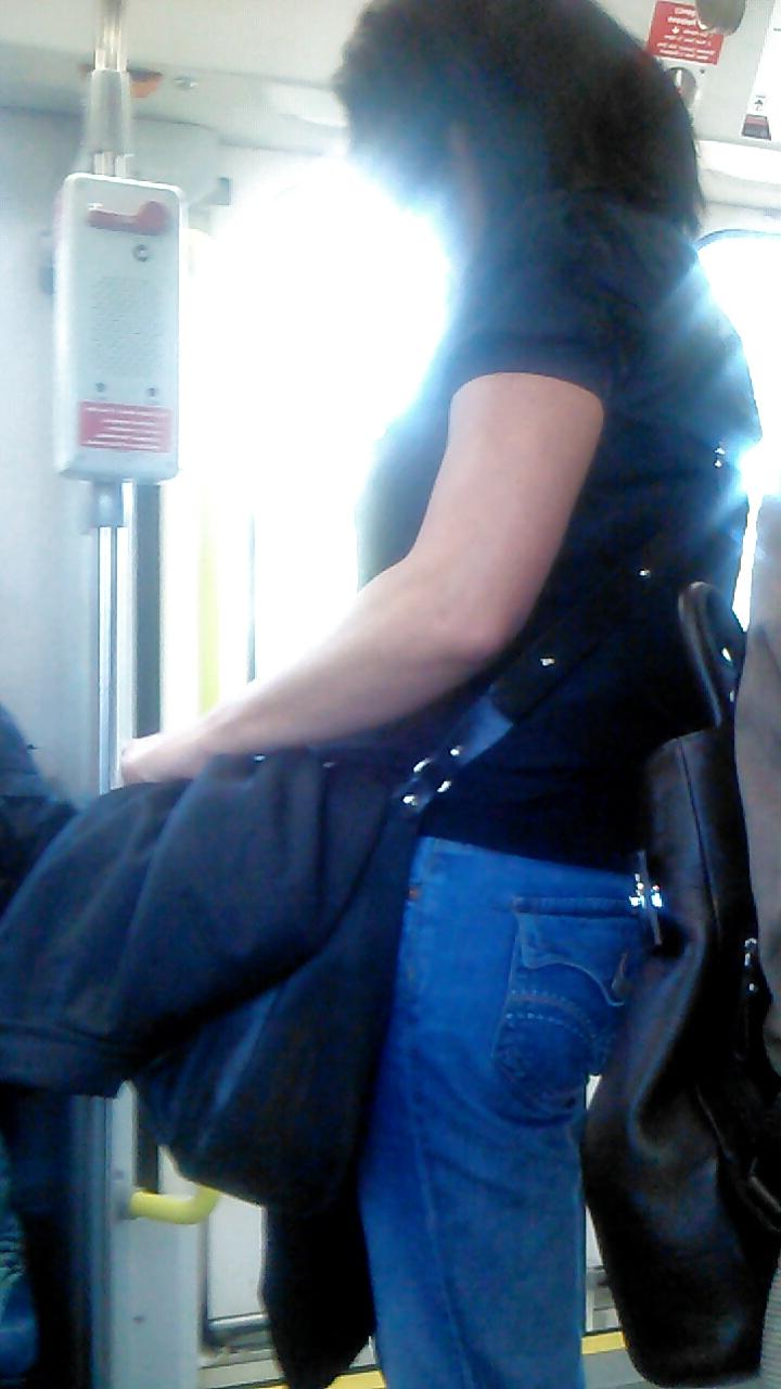 25P Voyeur - well-worn jeans and curves against the sun