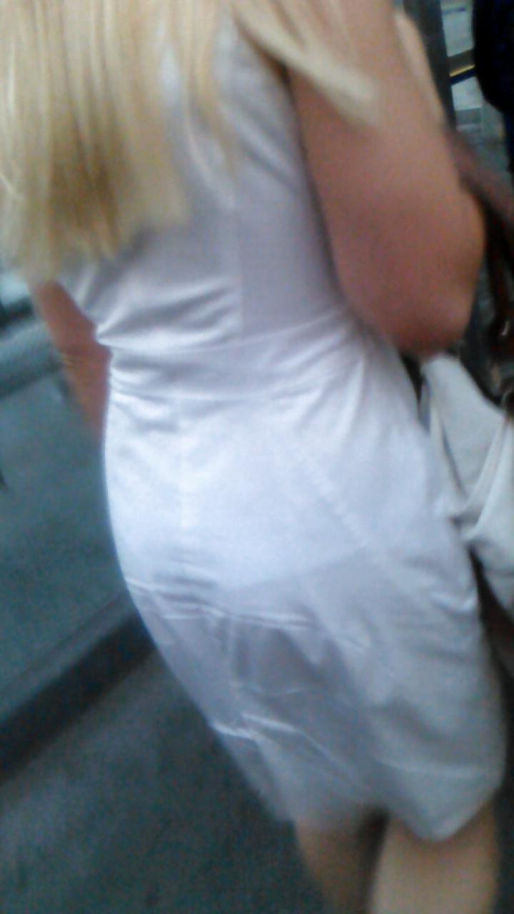 25P Cleavage on the train and other new voyeur gems.