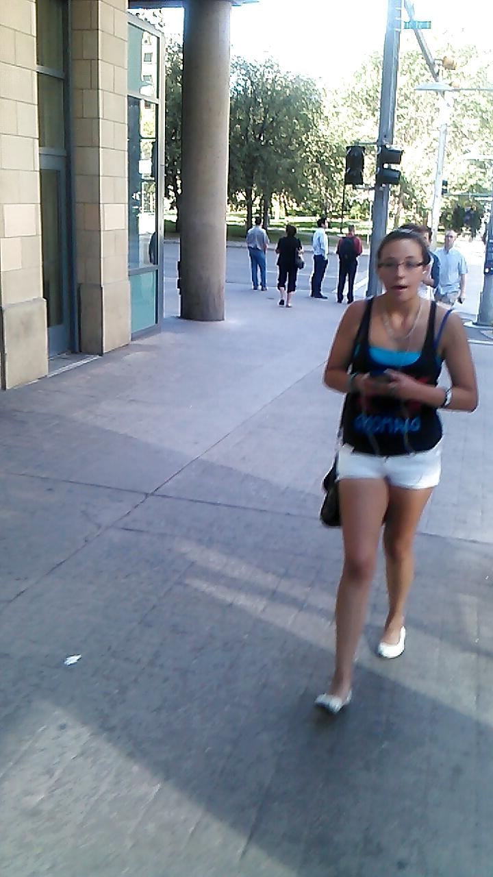 25P Cleavage on the train and other new voyeur gems.