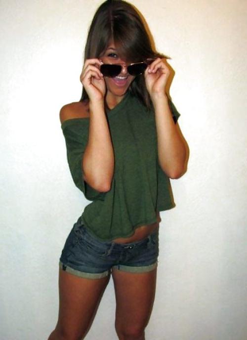 25P Sexy short shorts