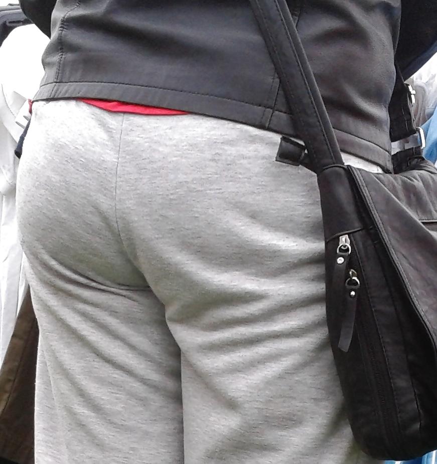 11P Mature ass and panties at local car boot