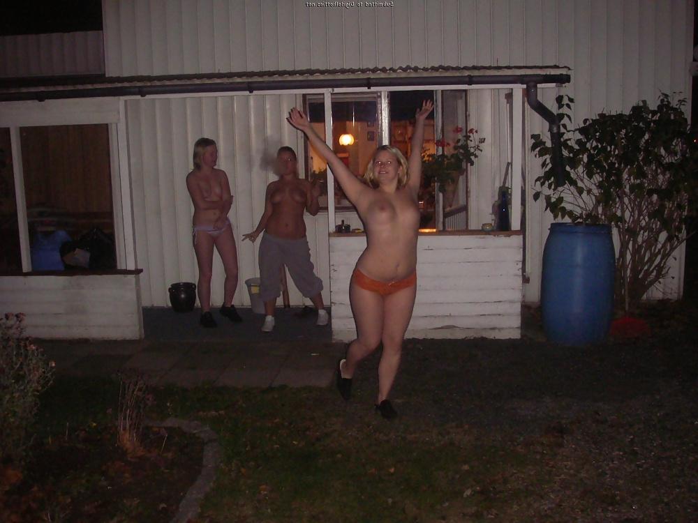 25P Show Your Tits 1
