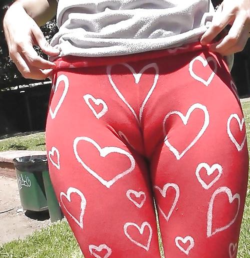 24P Fotze frisst Hose - cameltoe