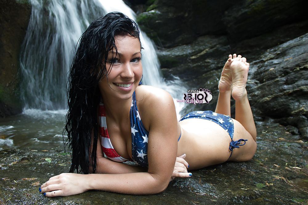 25P Aspen: I want to shoot your cum all over my soft soles