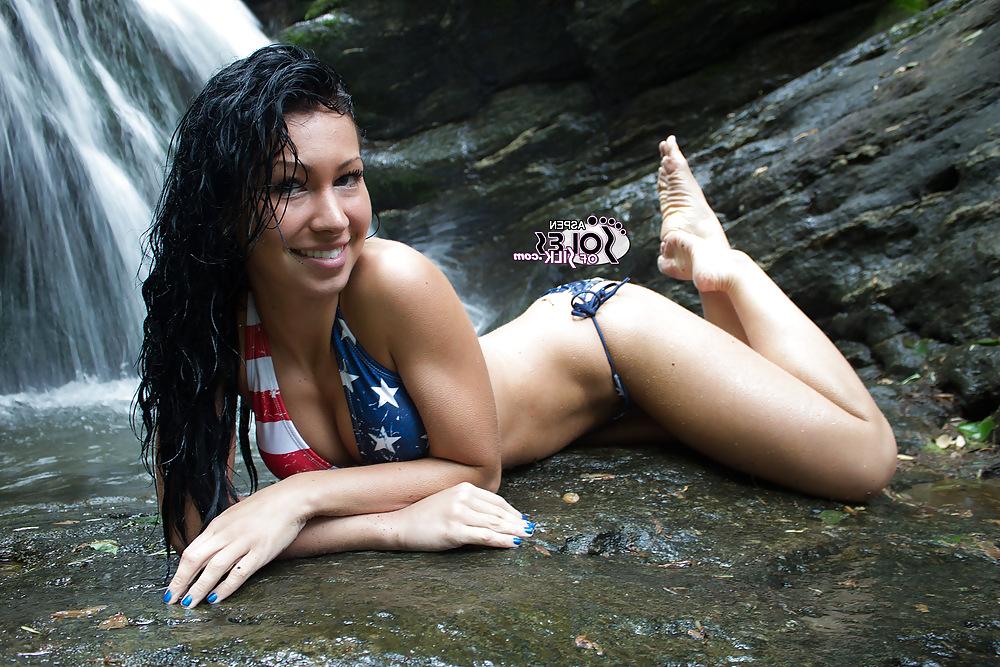 25P Aspen: I want to shoot your cum all over my soft soles