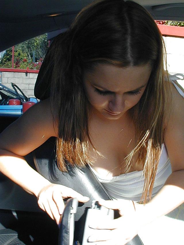 15P Kein Höschenmädchen im Auto
