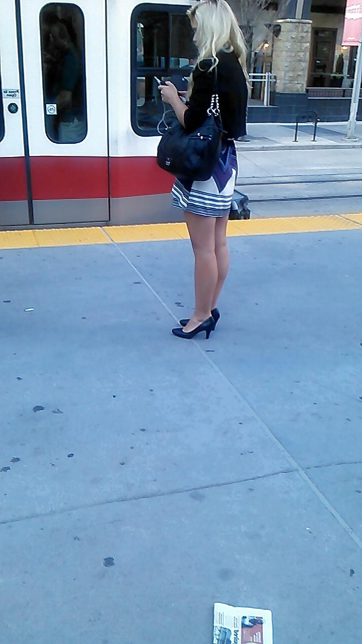25P Voyeur - Legs and asses