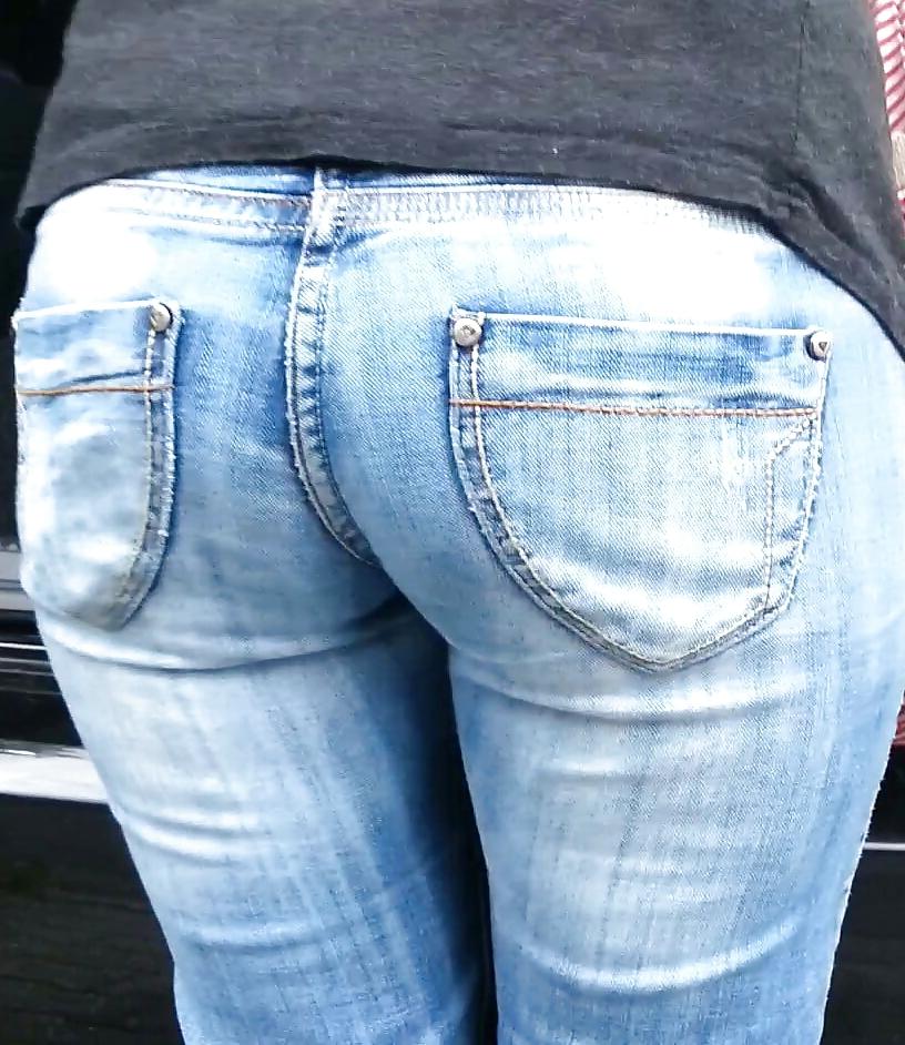 12P Der arsch meiner geilen arbeitskollegin