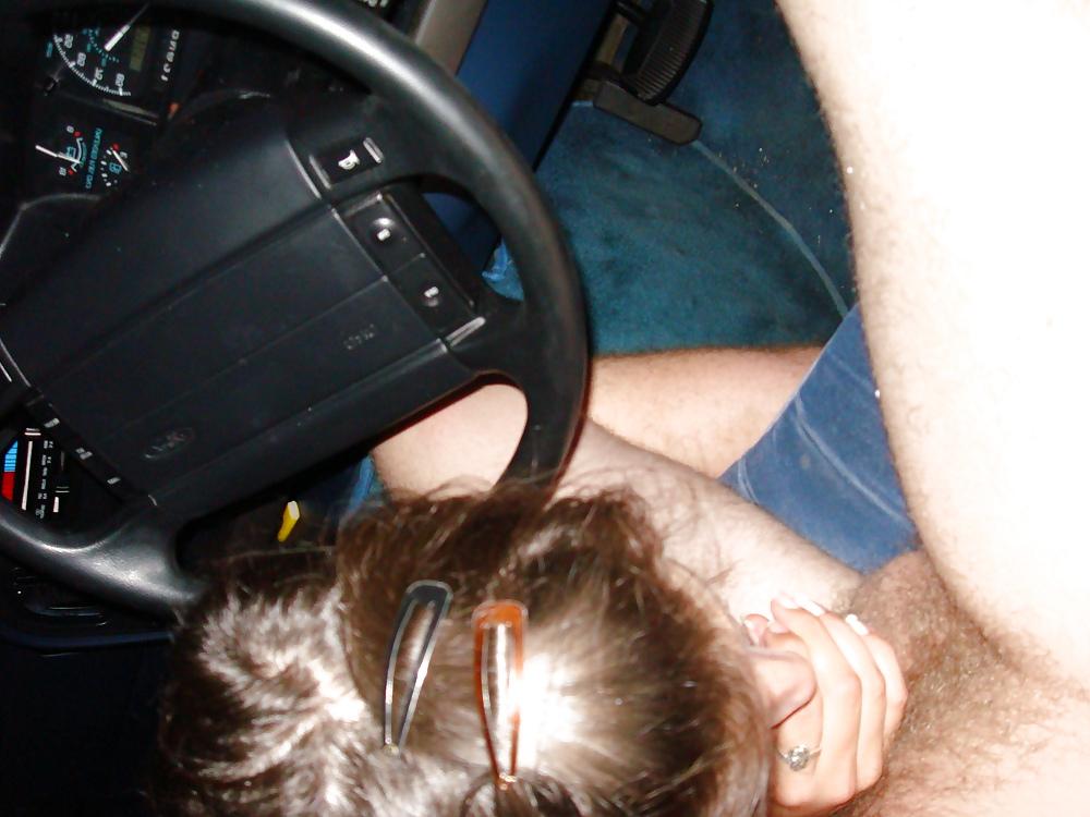 25P Hottie Enjoying a Car Fuck