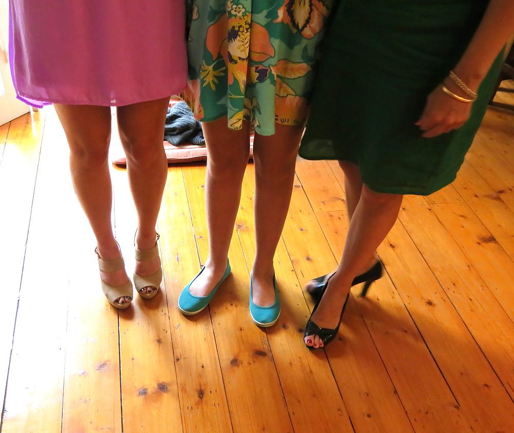 25P Ultimate sexy legs and feet