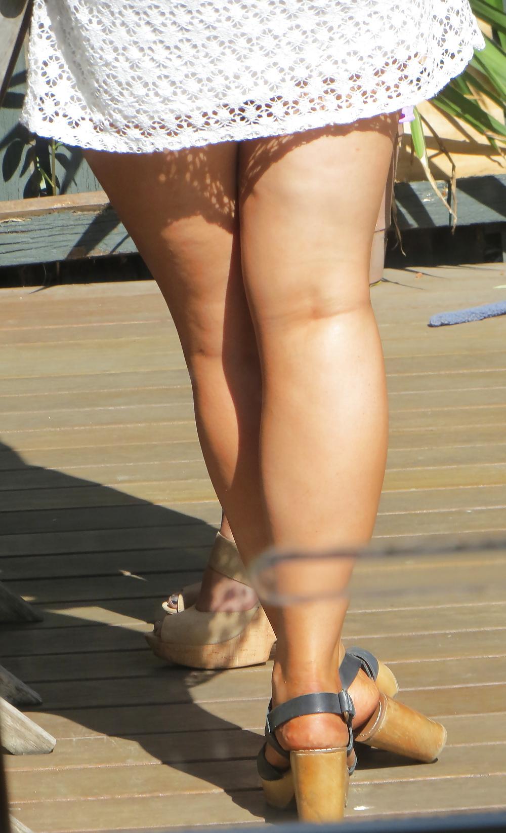 25P Ultimate sexy legs and feet
