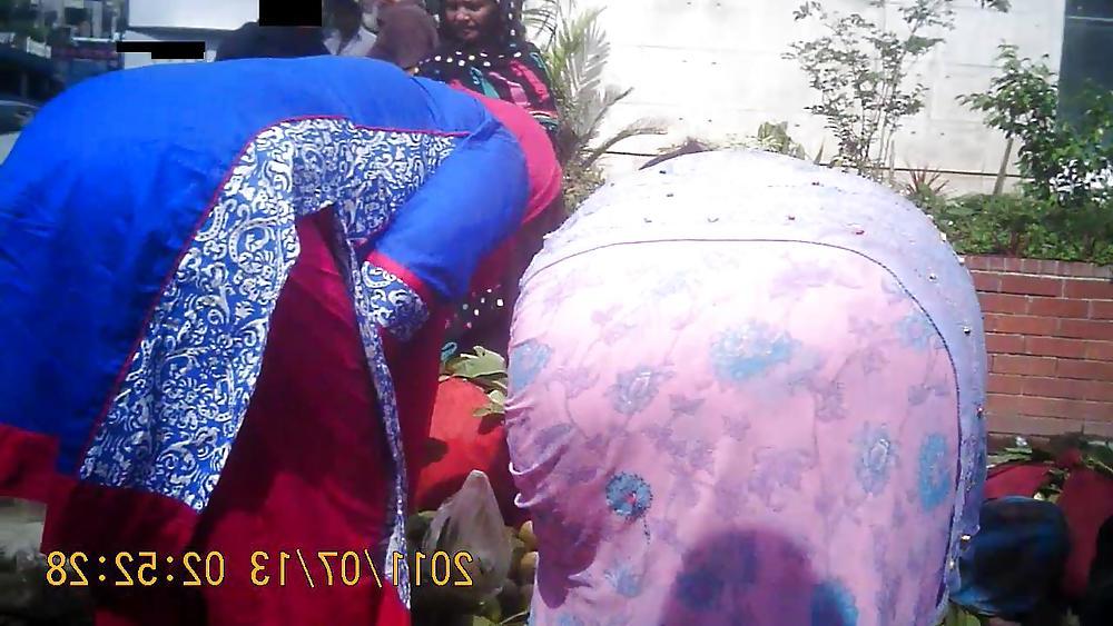 13P Bangladeshi Mature Bend Over