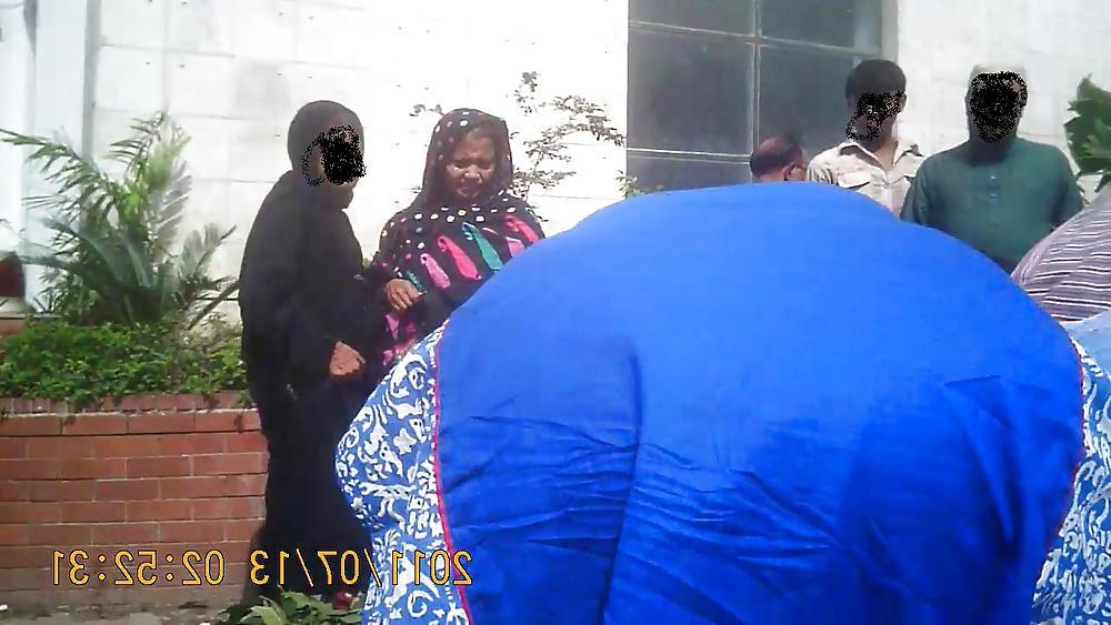 13P Bangladeshi Mature Bend Over