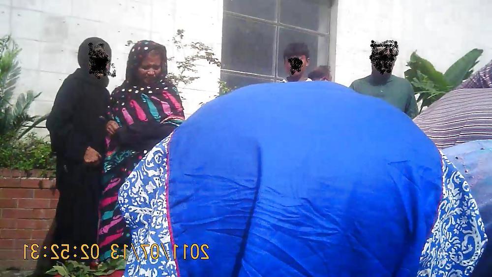 13P Bangladeshi Mature Bend Over