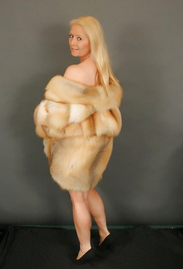 25P Goddesses mature in fur-1