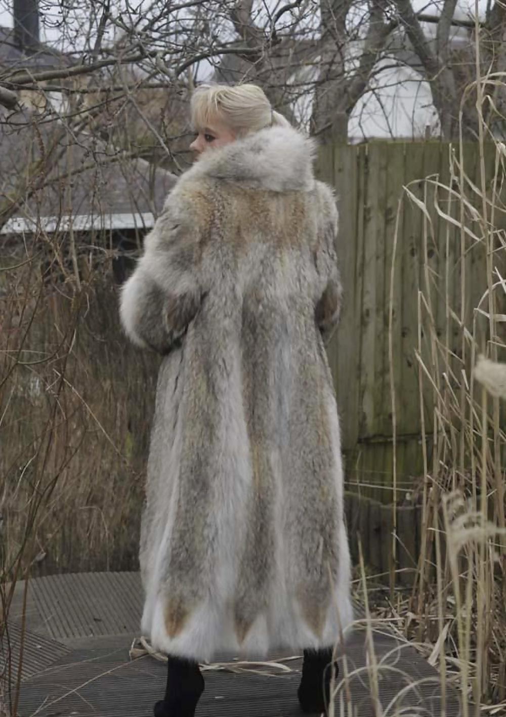 25P Goddesses mature in fur-1