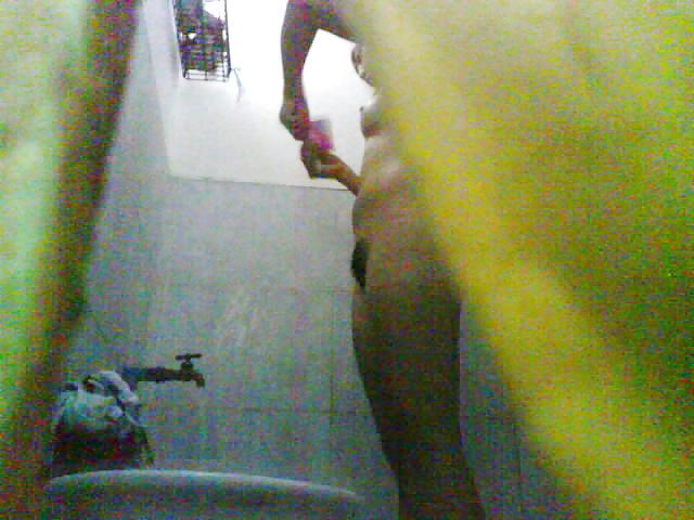14P Voyeur shower