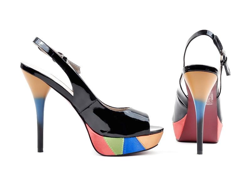 15P Shoe Closet
