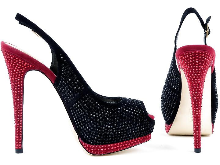 15P Shoe Closet