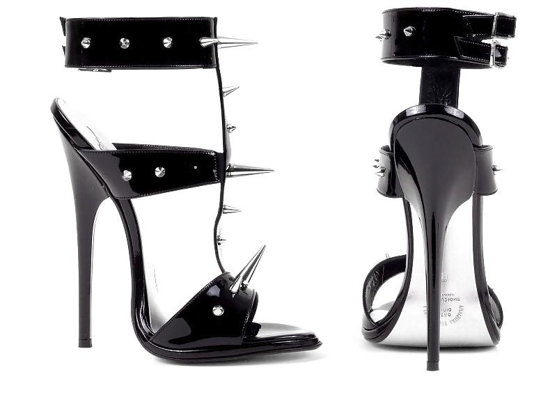 15P Shoe Closet